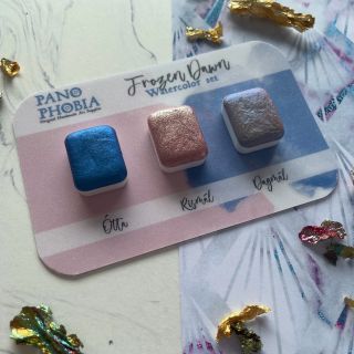 Ani jsem nestihla dát vědět, že jsem o víkendu naskladnila nové akvarelové sady a už je část z nich na cestě k vám a další...